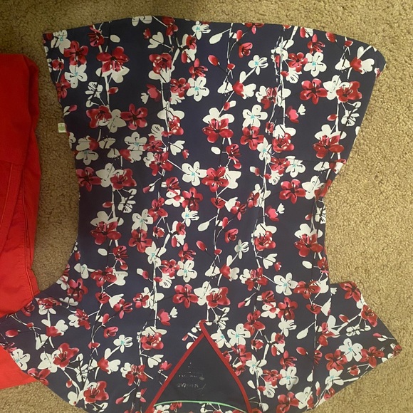 Healing hands Scrub Set - Picture 3 of 5